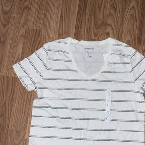 Croft and Barrow V-Neck T-shirt
